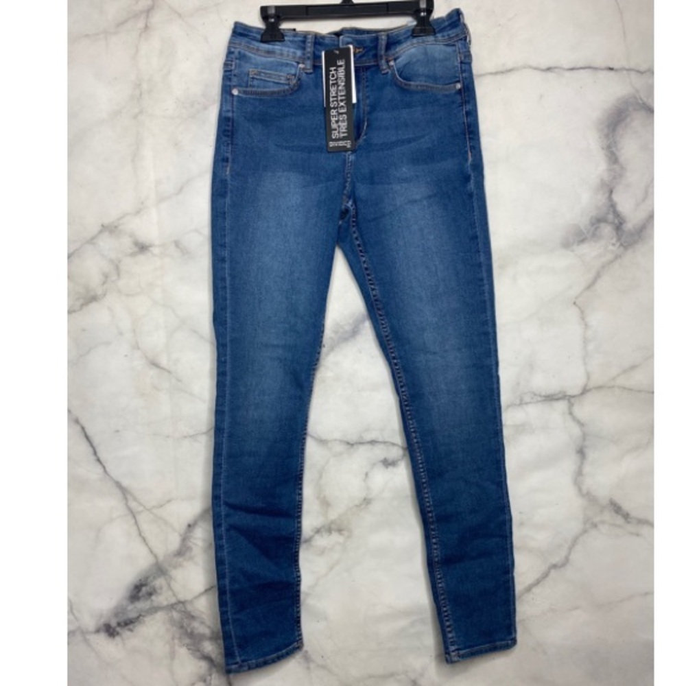 💕3/$50💕NEW DIVIDED H&M Super Skinny Regular 38